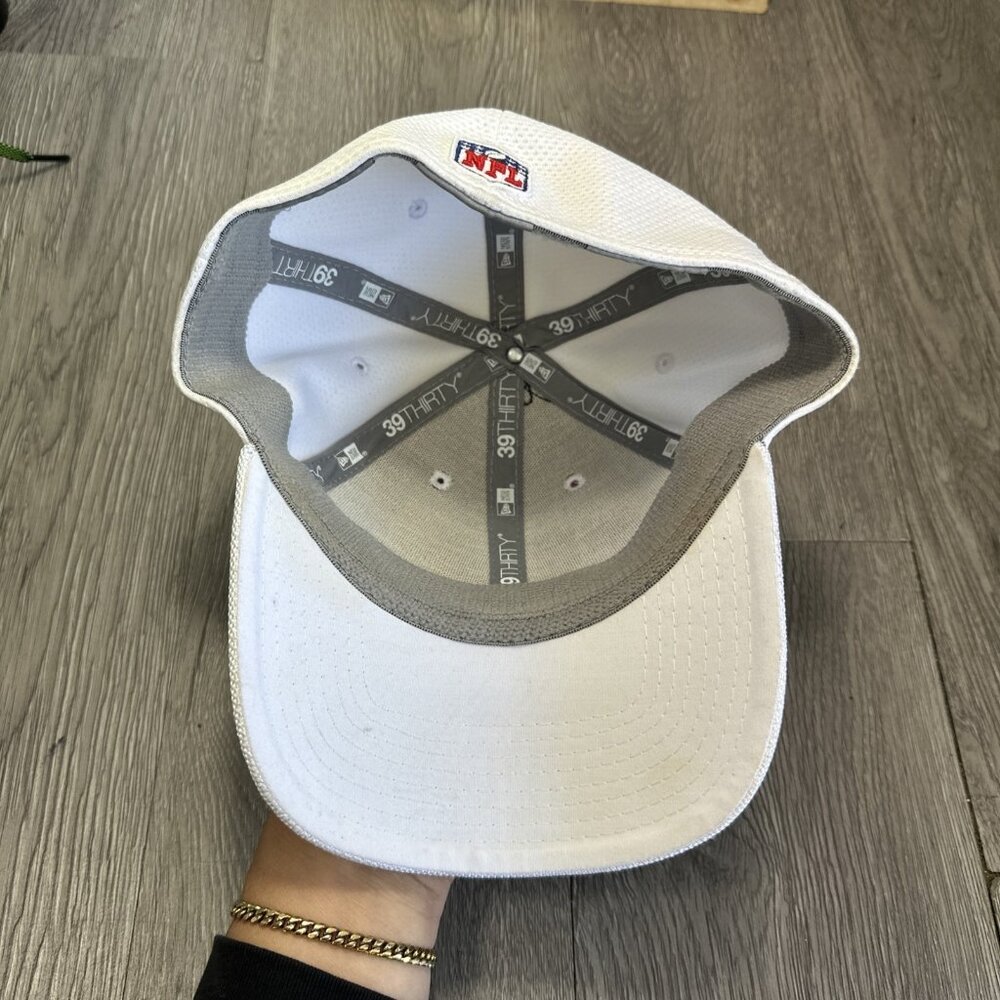 Oakland Raiders Hat Cap Small Medium Stretch White New Era Fit 39THIRTY - Picture 5 of 7